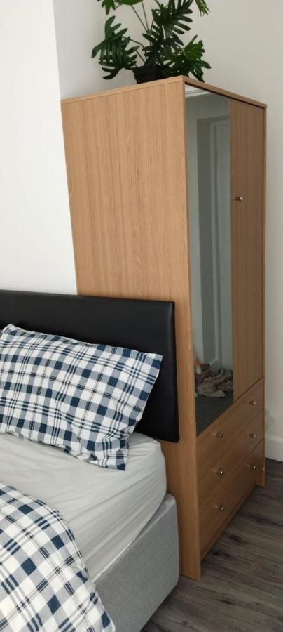 White House Ensuite Double Bedroom Warrington  Exterior foto